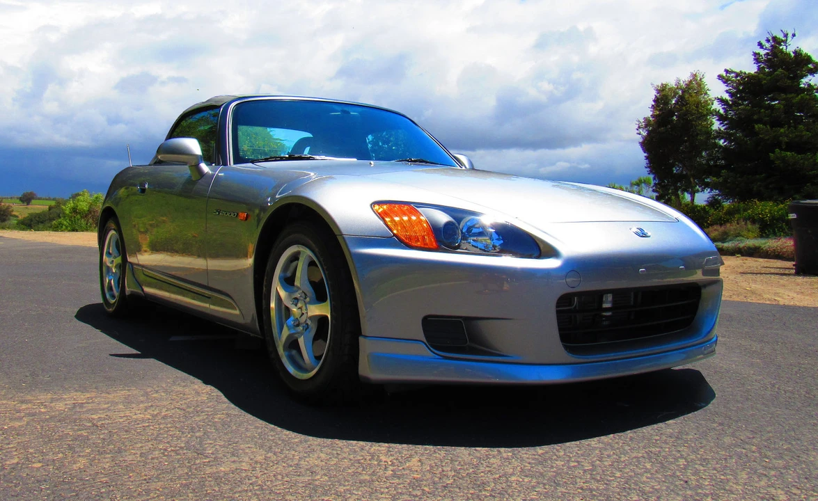 2001 Honda AP1 S2000 - Image 2 of 31
