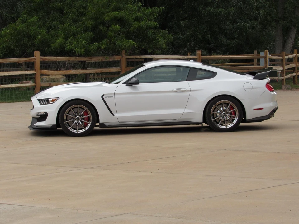 2017 Ford S550 Shelby Mustang GT350R - Image 4 of 31