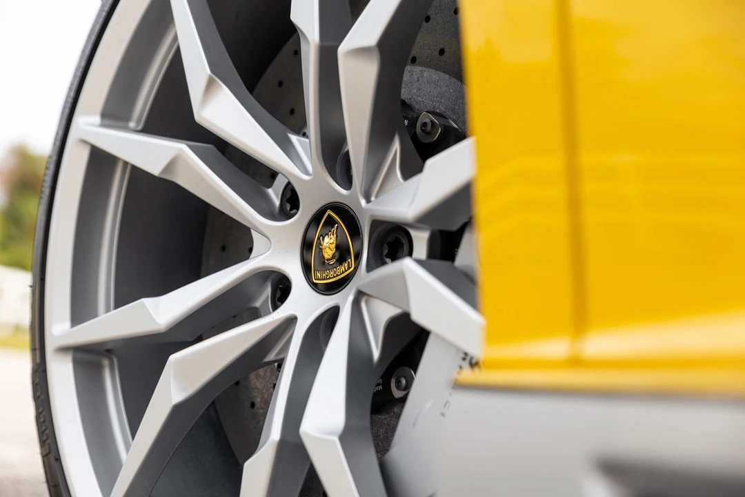 2017 Lamborghini Aventador LP700-4 - Image 30 of 31