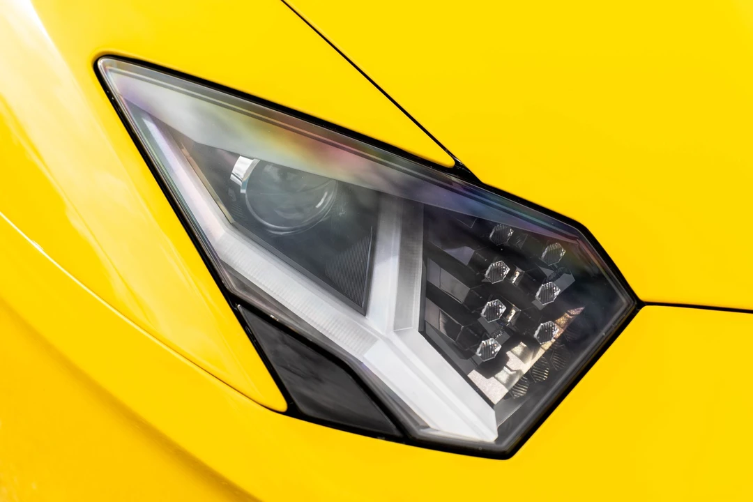 2017 Lamborghini Aventador LP700-4 - Image 10 of 31