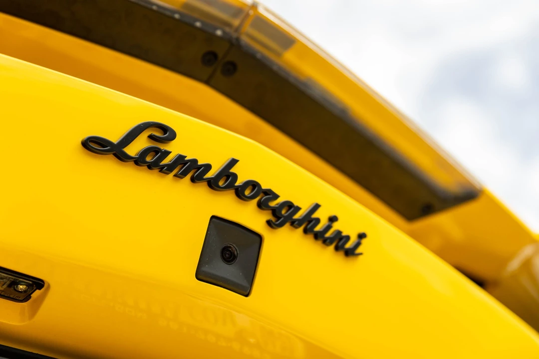 2017 Lamborghini Aventador LP700-4 - Image 18 of 31