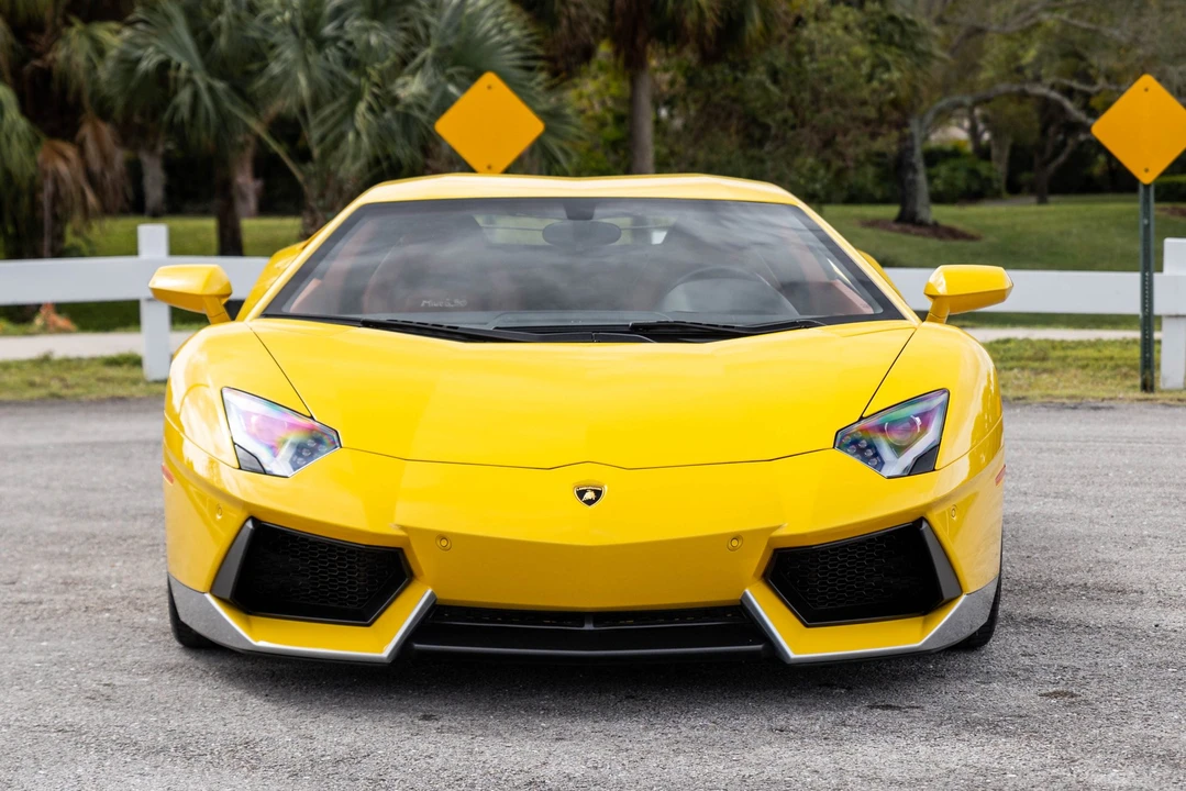 2017 Lamborghini Aventador LP700-4 - Image 8 of 31