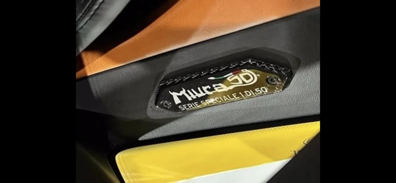 2017 Lamborghini Aventador LP700-4 - Image 25 of 31