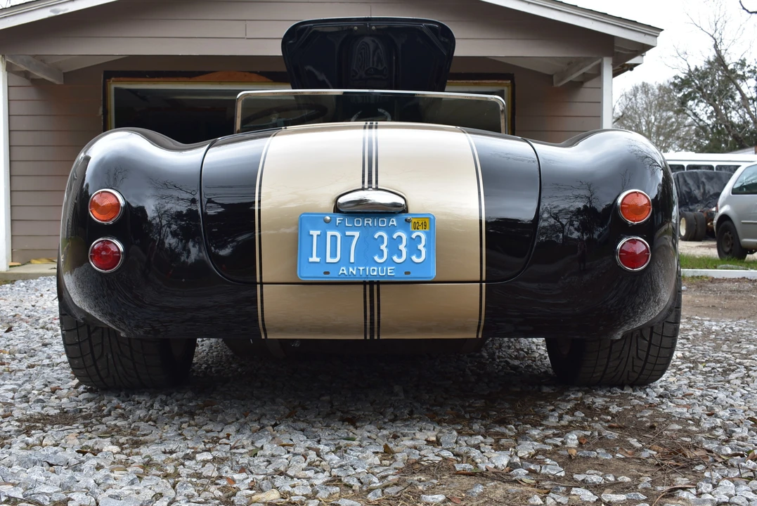 Shelby Cobra Replica - Image 9 of 31