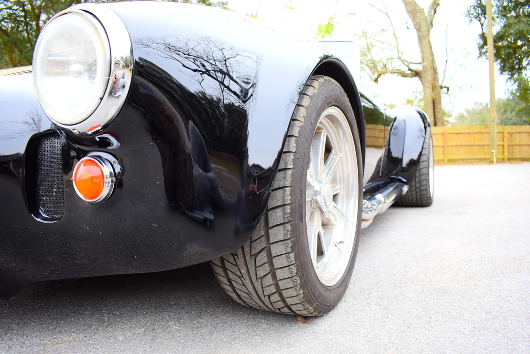 Shelby Cobra Replica - Image 17 of 31