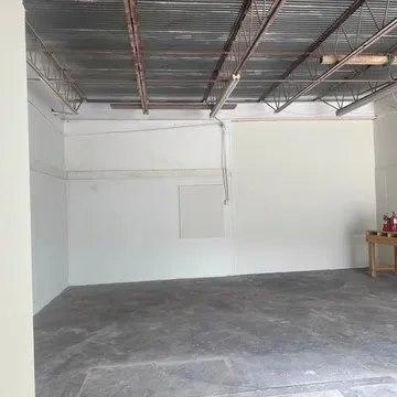 900 NE Industrial Blvd Jensen Beach  renovated 1000 sq ft small bay unit w office and bath