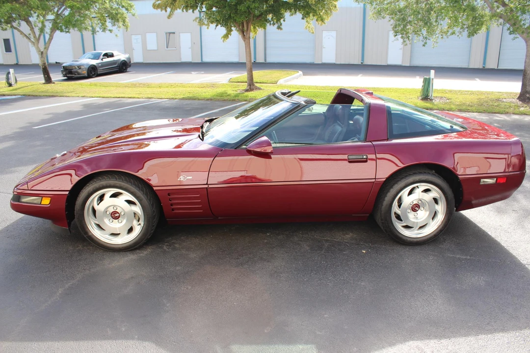 1993 Chevrolet Corvette C4 ZR1 - Image 8 of 31
