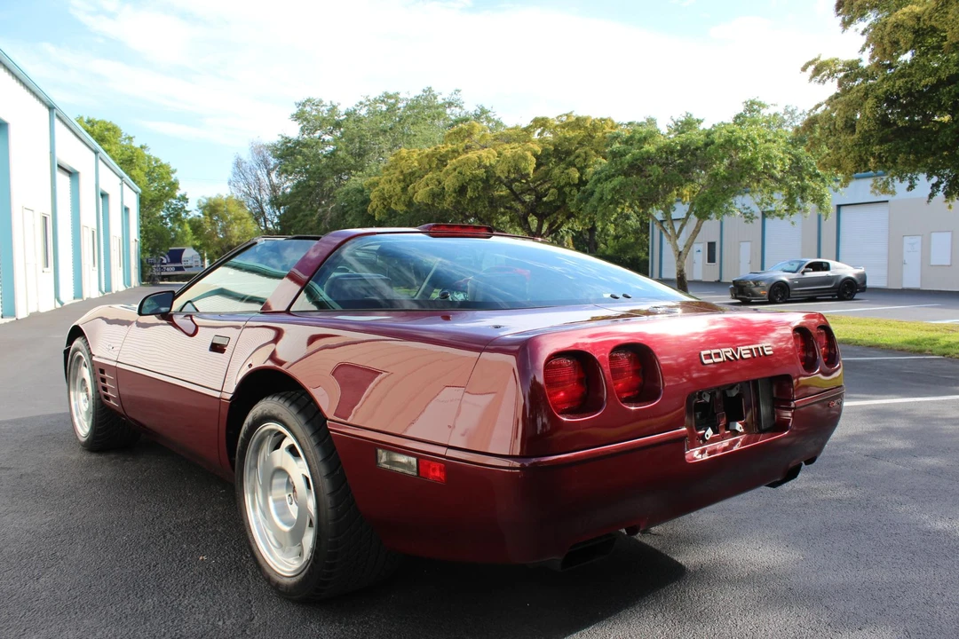 1993 Chevrolet Corvette C4 ZR1 - Image 9 of 31