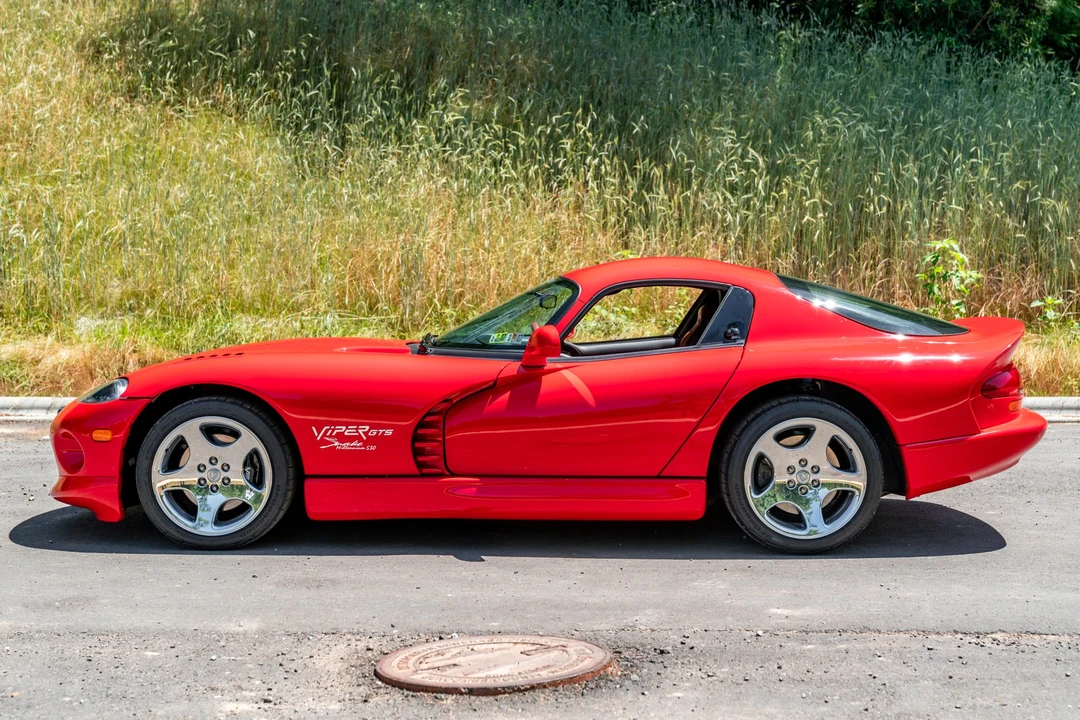 2000 Dodge Viper GTS 2nd Gen - Image 2 of 31