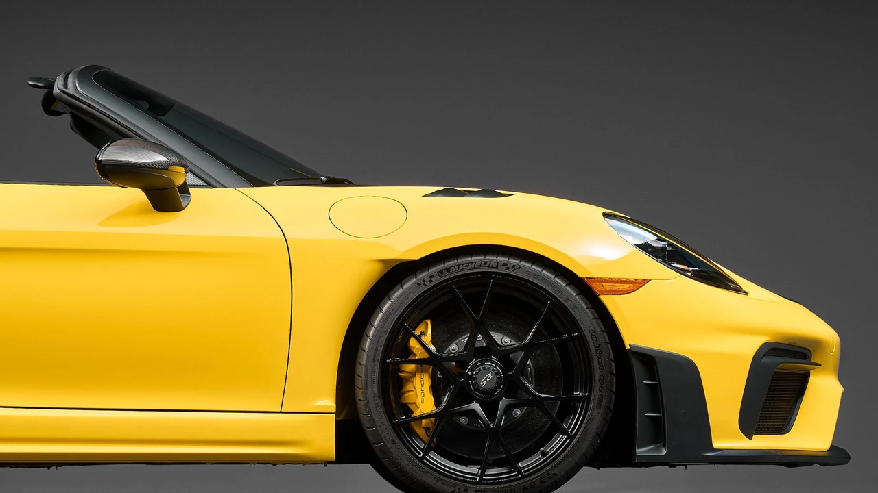 2024 Porsche 718 Boxster Spyder RS - Image 17 of 31
