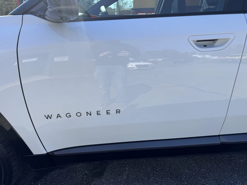 2025 Jeep Wagoneer S - Image 17 of 31