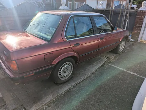 1991 BMW 318i Sedan