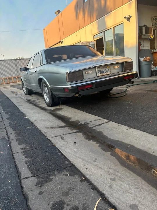 Jaguar XJ Series 3 - Image 3 of 5