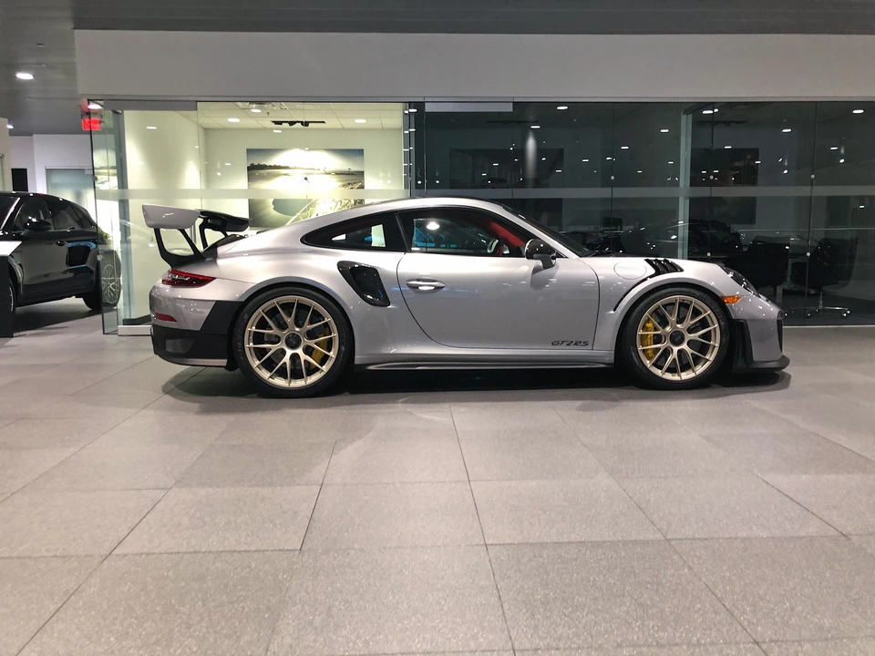 2018 Porsche 991 GT2 RS - Image 3 of 9
