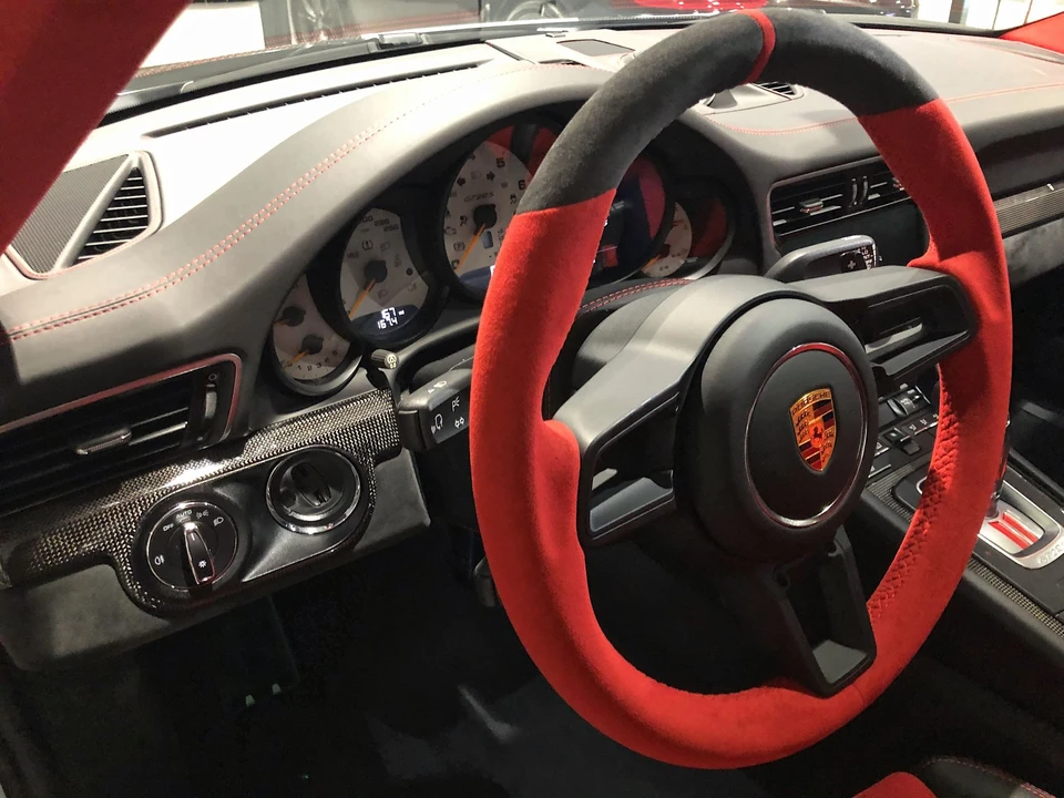2018 Porsche 991 GT2 RS - Image 8 of 9