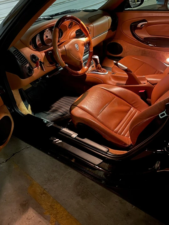 2000 Porsche 996 Carrera 4 - Image 10 of 31