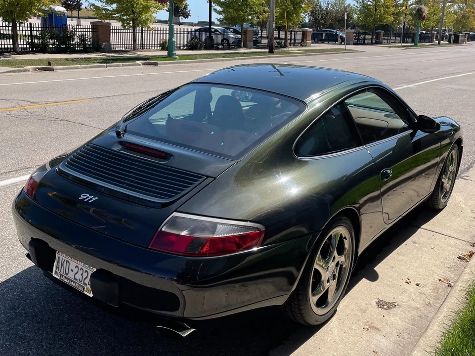 2000 Porsche 996 Carrera 4 - Image 13 of 31