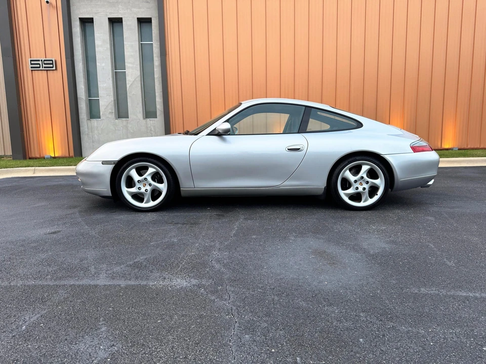 2000 Porsche 911 - Image 13 of 30