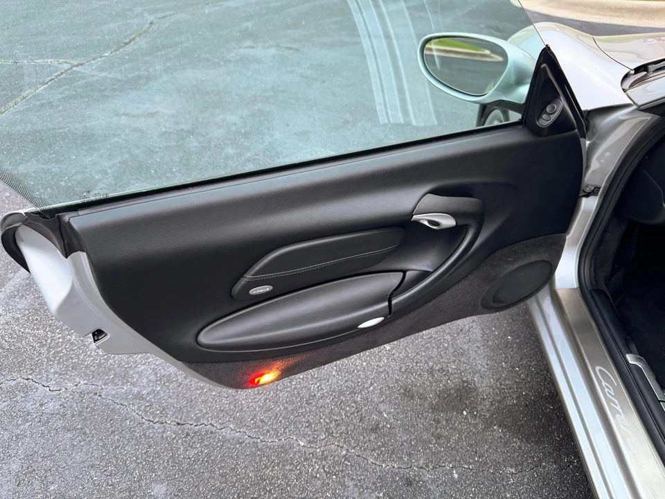 2000 Porsche 911 - Image 26 of 30