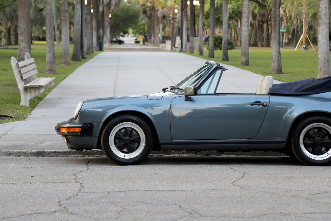 1988 Porsche 911 Carrera 3.2 - Image 15 of 31