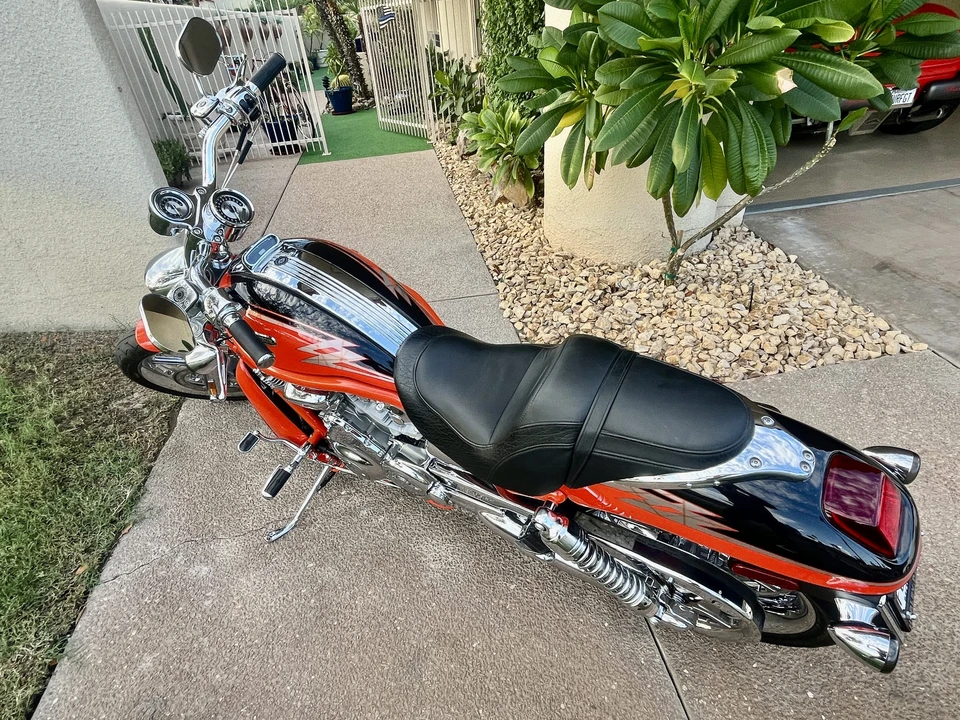 2005 Harley-Davidson V-Rod - Image 8 of 31