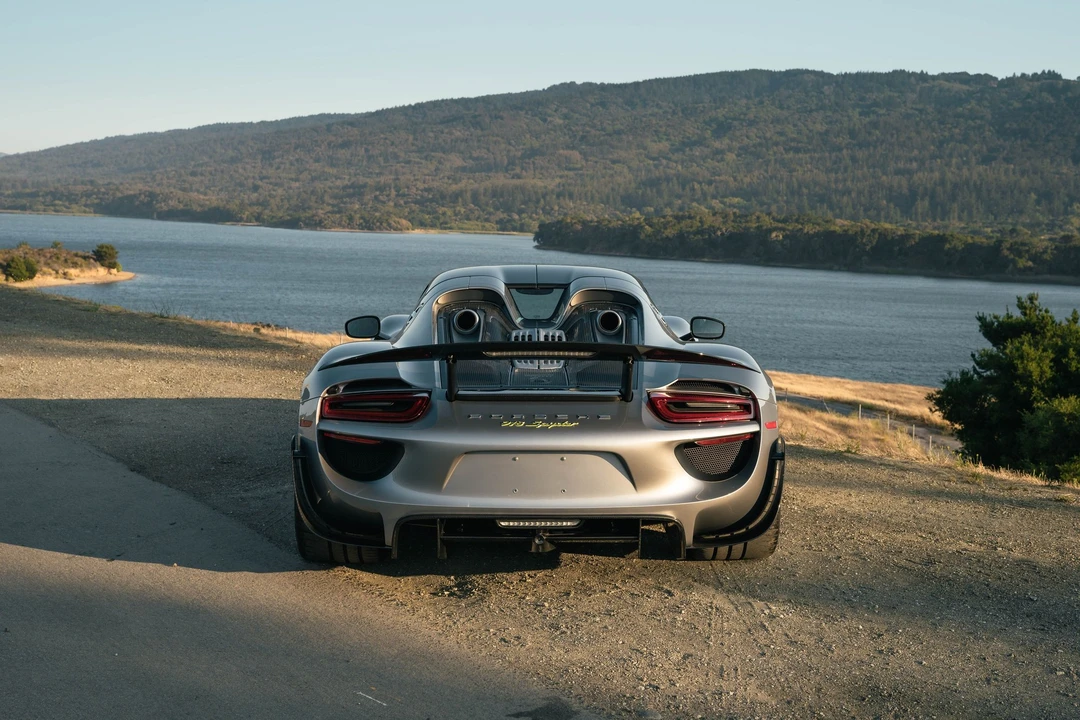 2015 Porsche 918 Spyder - Image 4 of 7