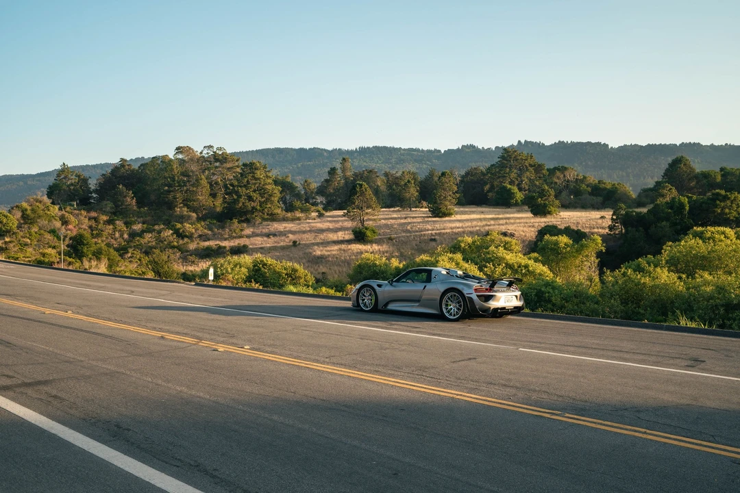 2015 Porsche 918 Spyder - Image 5 of 7