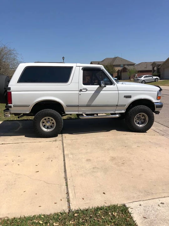 1992 Ford Bronco 5th Gen - Image 2 of 11