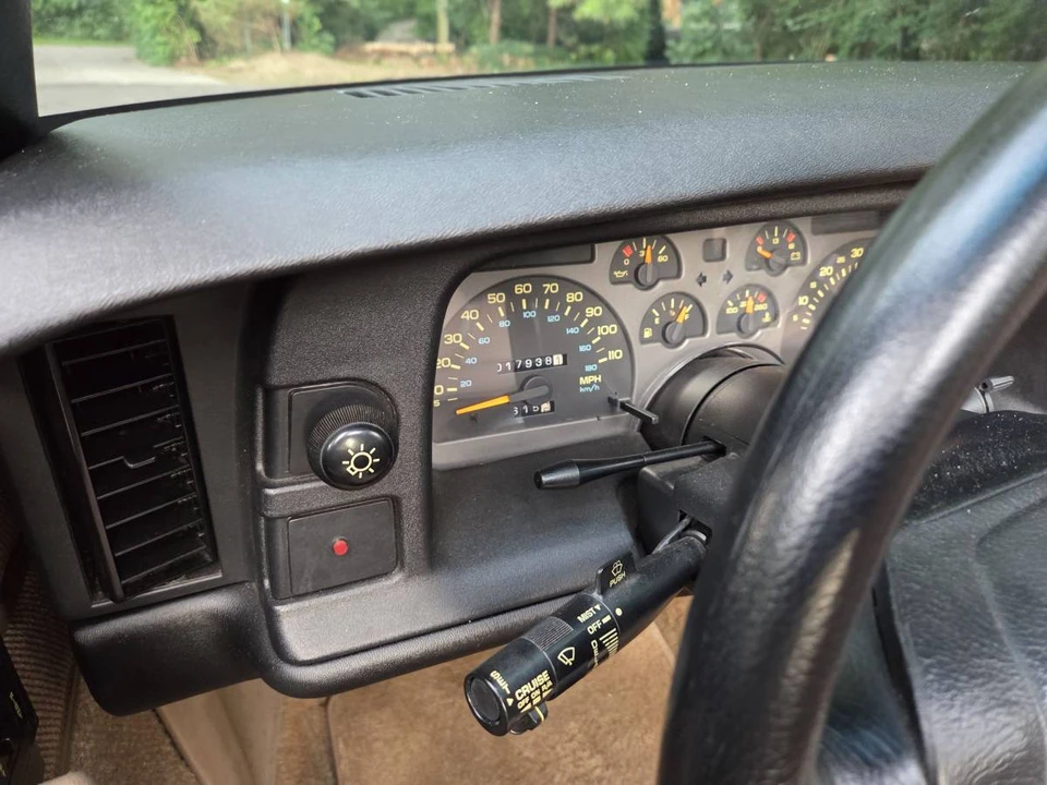 1992 Chevrolet Camaro 3rd Gen - Image 17 of 19