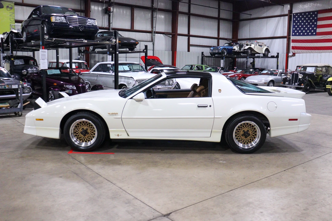 1989 Pontiac Firebird Trans Am 3rd Gen - Image 15 of 31