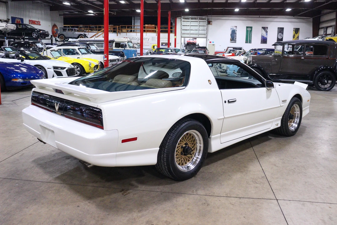 1989 Pontiac Firebird Trans Am 3rd Gen - Image 18 of 31