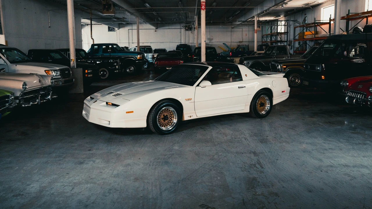 1989 Pontiac Firebird Trans Am 3rd Gen - Image 3 of 31