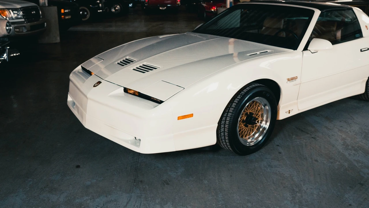 1989 Pontiac Firebird Trans Am 3rd Gen - Image 28 of 31