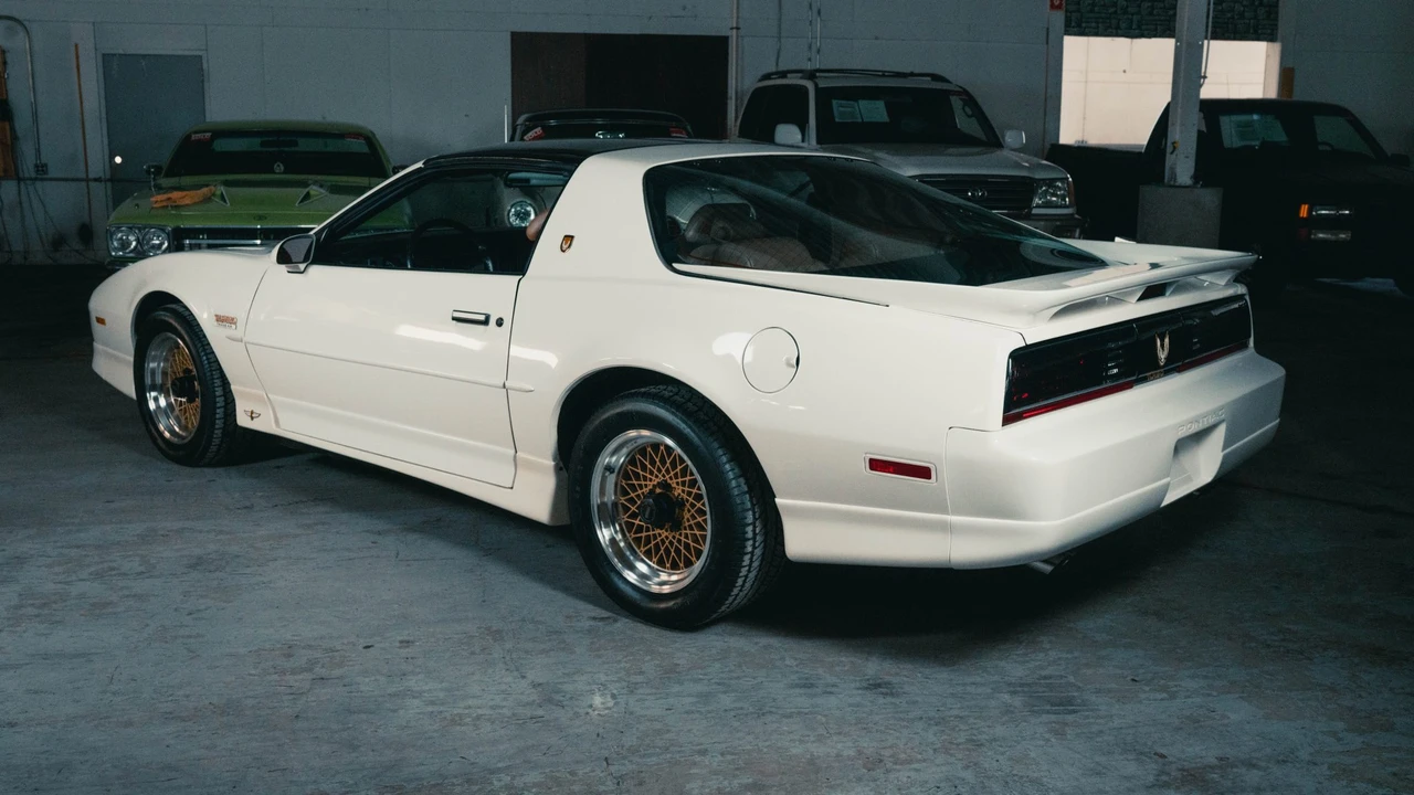 1989 Pontiac Firebird Trans Am 3rd Gen - Image 8 of 31