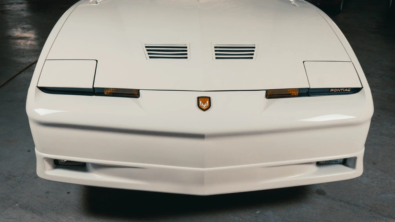 1989 Pontiac Firebird Trans Am 3rd Gen - Image 23 of 31