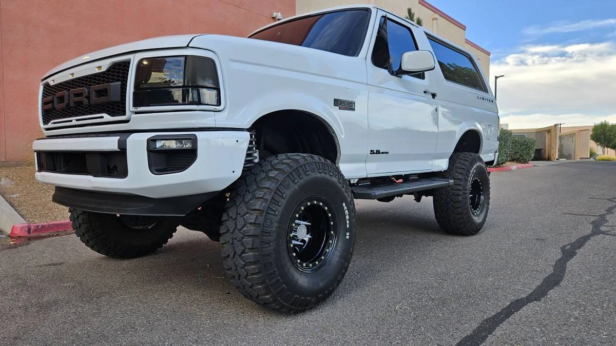 1992 Ford Bronco 5th Gen - Image 2 of 24