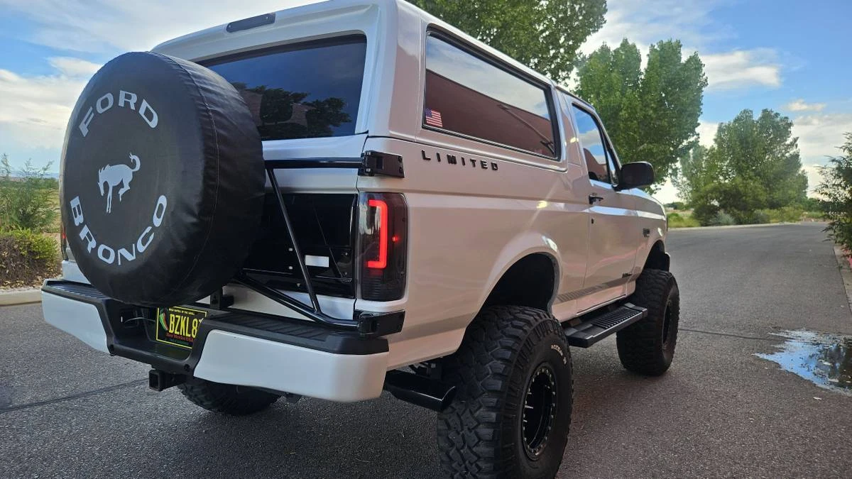 1992 Ford Bronco 5th Gen - Image 17 of 24