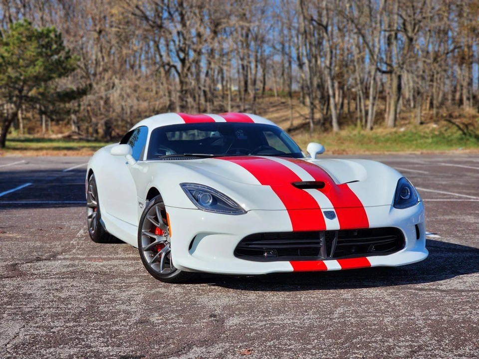 2016 Dodge Viper 5th Gen - Image 2 of 31