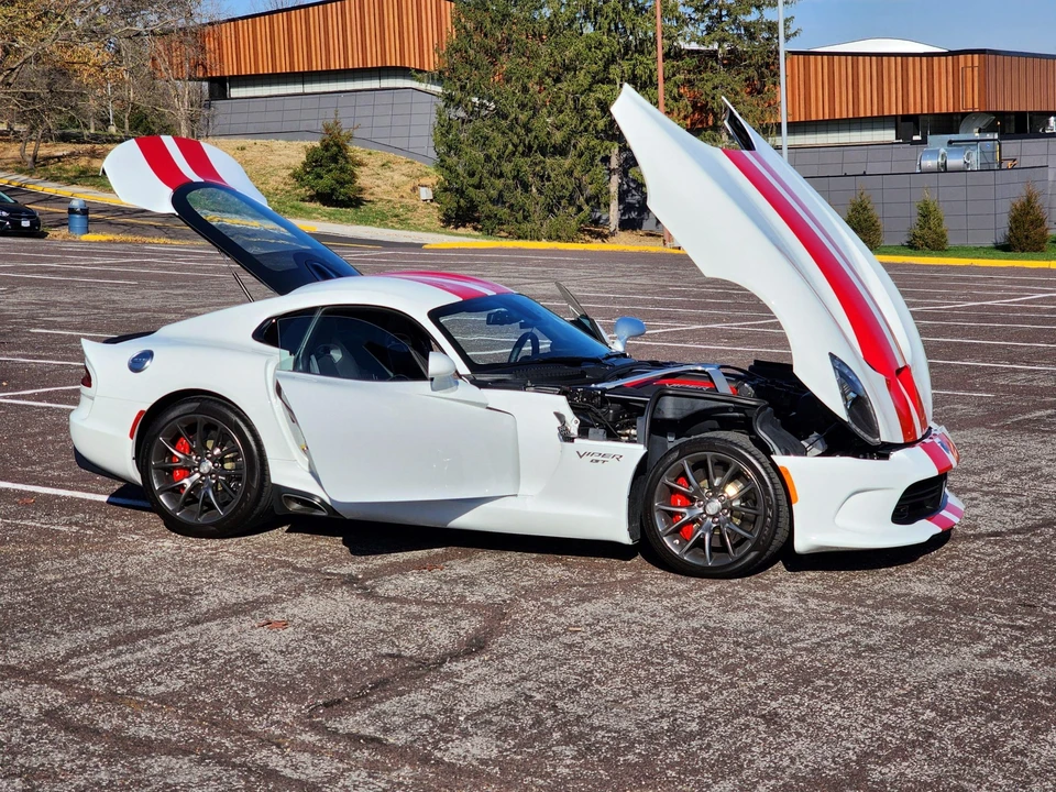 2016 Dodge Viper 5th Gen - Image 23 of 31
