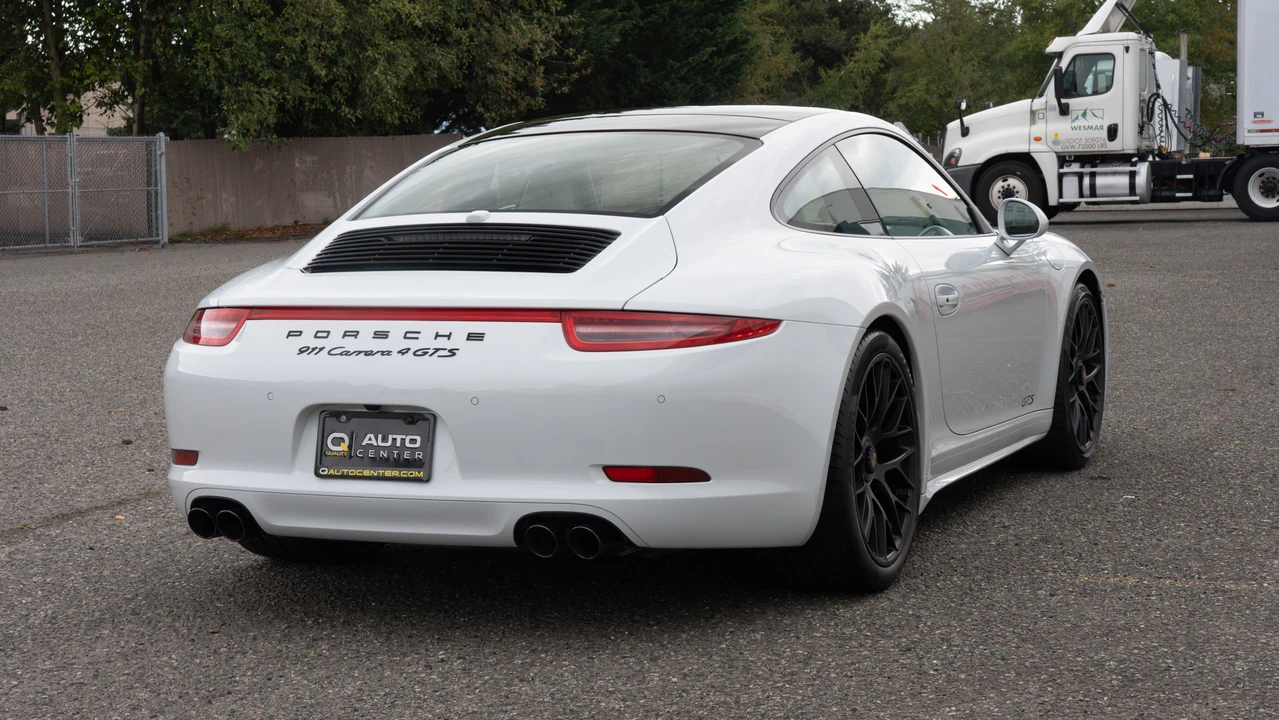 2015 Porsche 991 Carrera GTS - Image 10 of 31