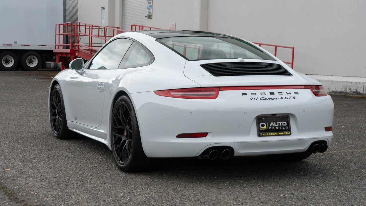 2015 Porsche 991 Carrera GTS - Image 14 of 31