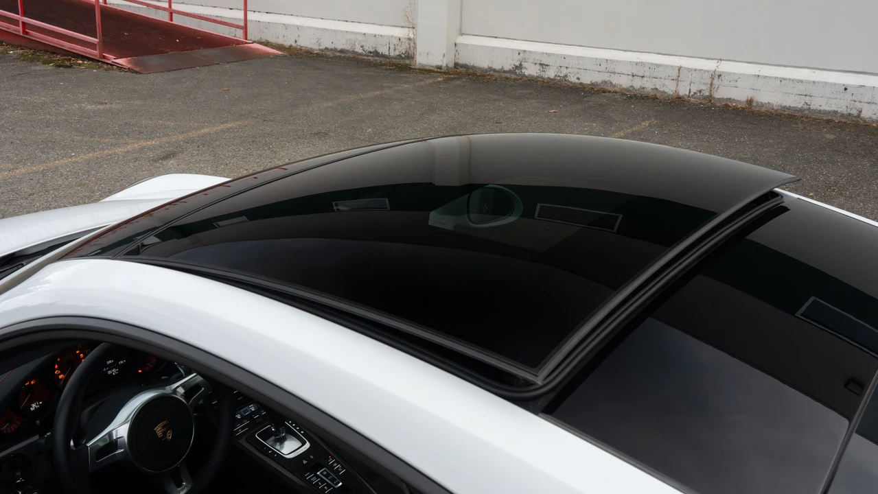 2015 Porsche 991 Carrera GTS - Image 28 of 31