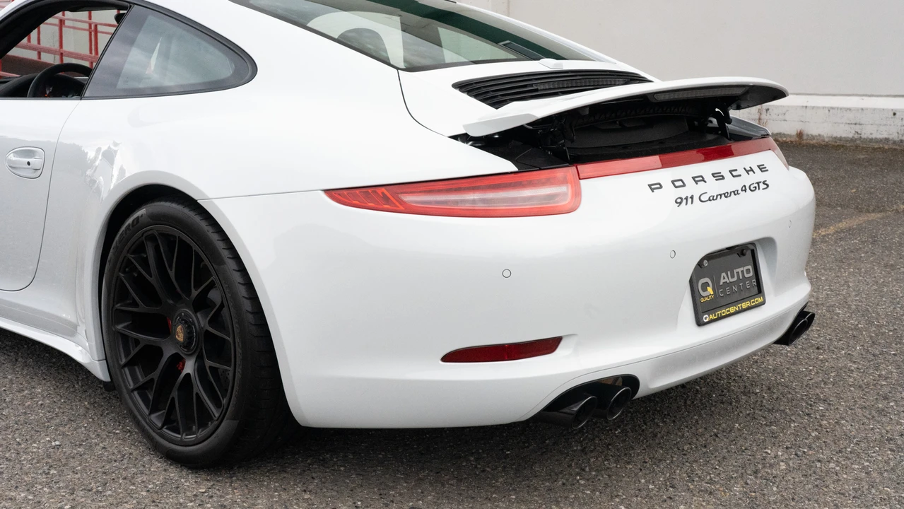 2015 Porsche 991 Carrera GTS - Image 22 of 31
