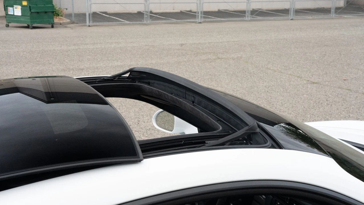 2015 Porsche 991 Carrera GTS - Image 17 of 31