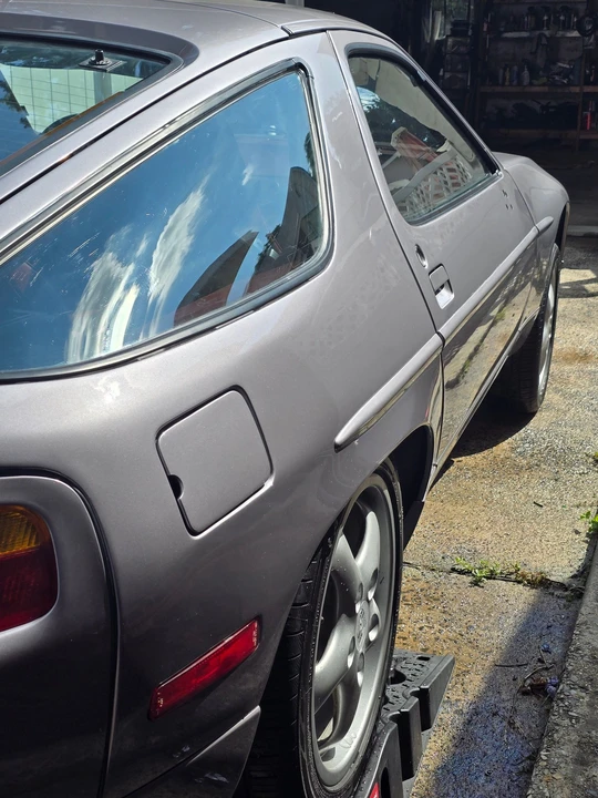 1989 Porsche 928 - Image 2 of 13