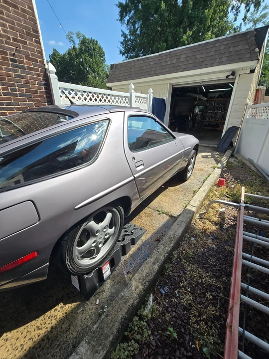 1989 Porsche 928 - Image 7 of 13