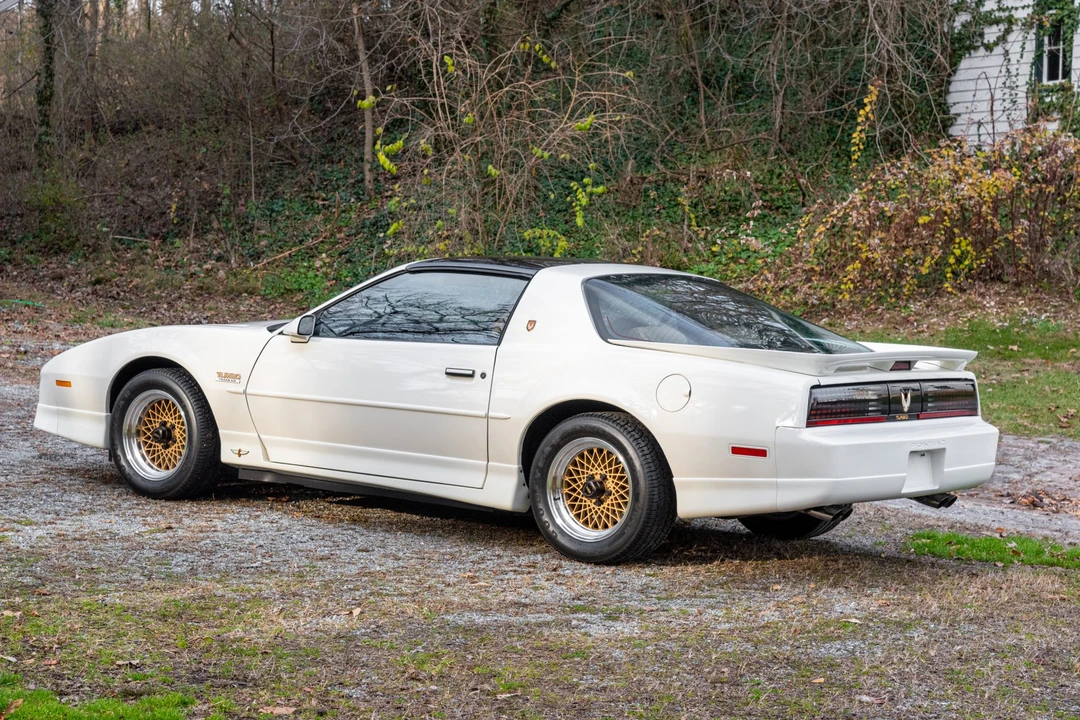 1989 Pontiac Firebird Trans Am 3rd Gen - Image 26 of 31