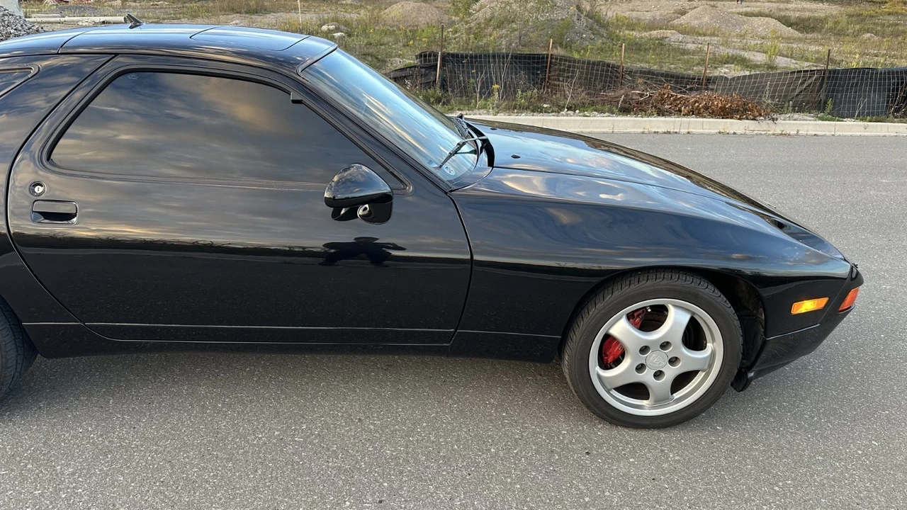 1987 Porsche 928 S4 - Image 14 of 24
