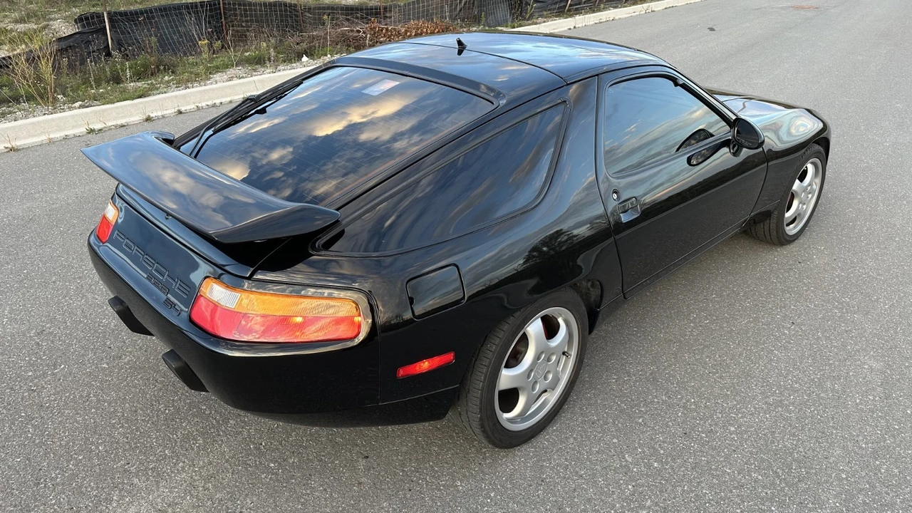 1987 Porsche 928 S4 - Image 11 of 24