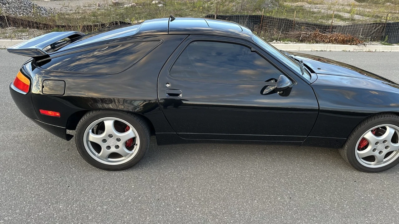 1987 Porsche 928 S4 - Image 13 of 24